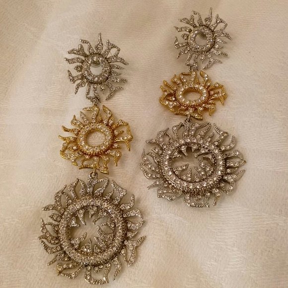 Blingy earrings. - Picture 5 of 6